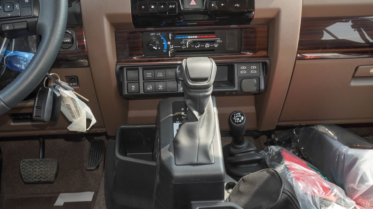 Toyota Land Cruiser 70 LX 2.8L DIESEL A/T