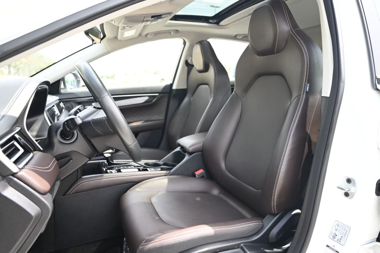 جاك J7 HOT DEALS - 0% DP - JAC J7 LUXURY 2023 - LOW MILEAGE - FIRST OWNER - MINT CONDITION