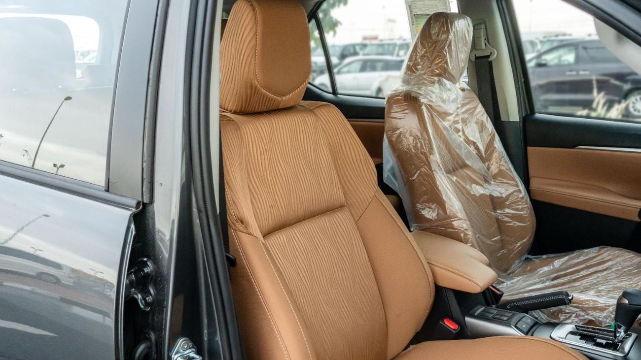 تويوتا فورتونر 2026 Toyota Fortuner VX 4.0L AT Petrol (Gray-Tan)