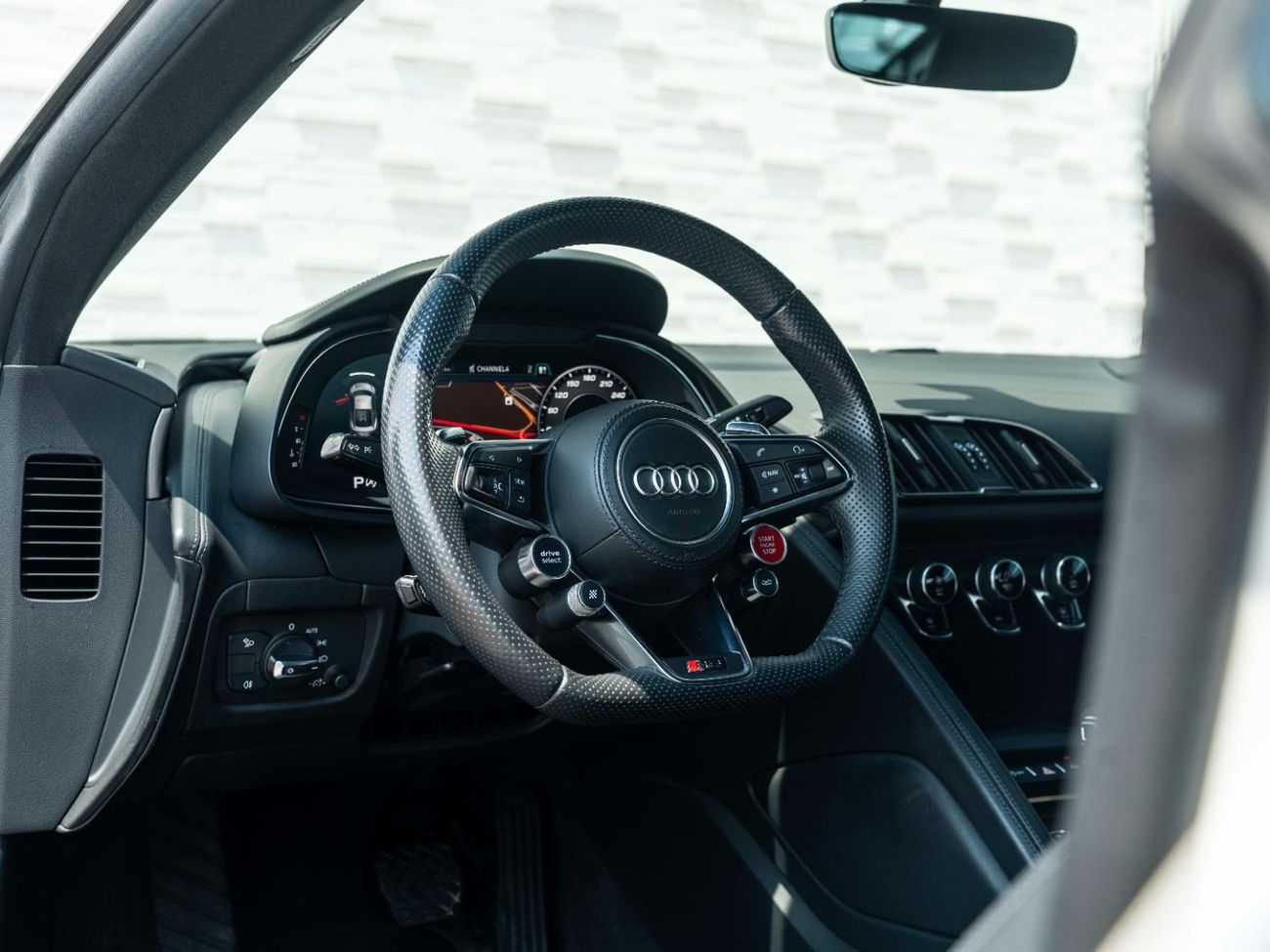 Audi R8 AED 8,861 PM • R8 V10 5.2L AWD • ONLY 60,000 KMS • FULL AUDI SERVICE HISTORY AND NEXT FREE SERVICE