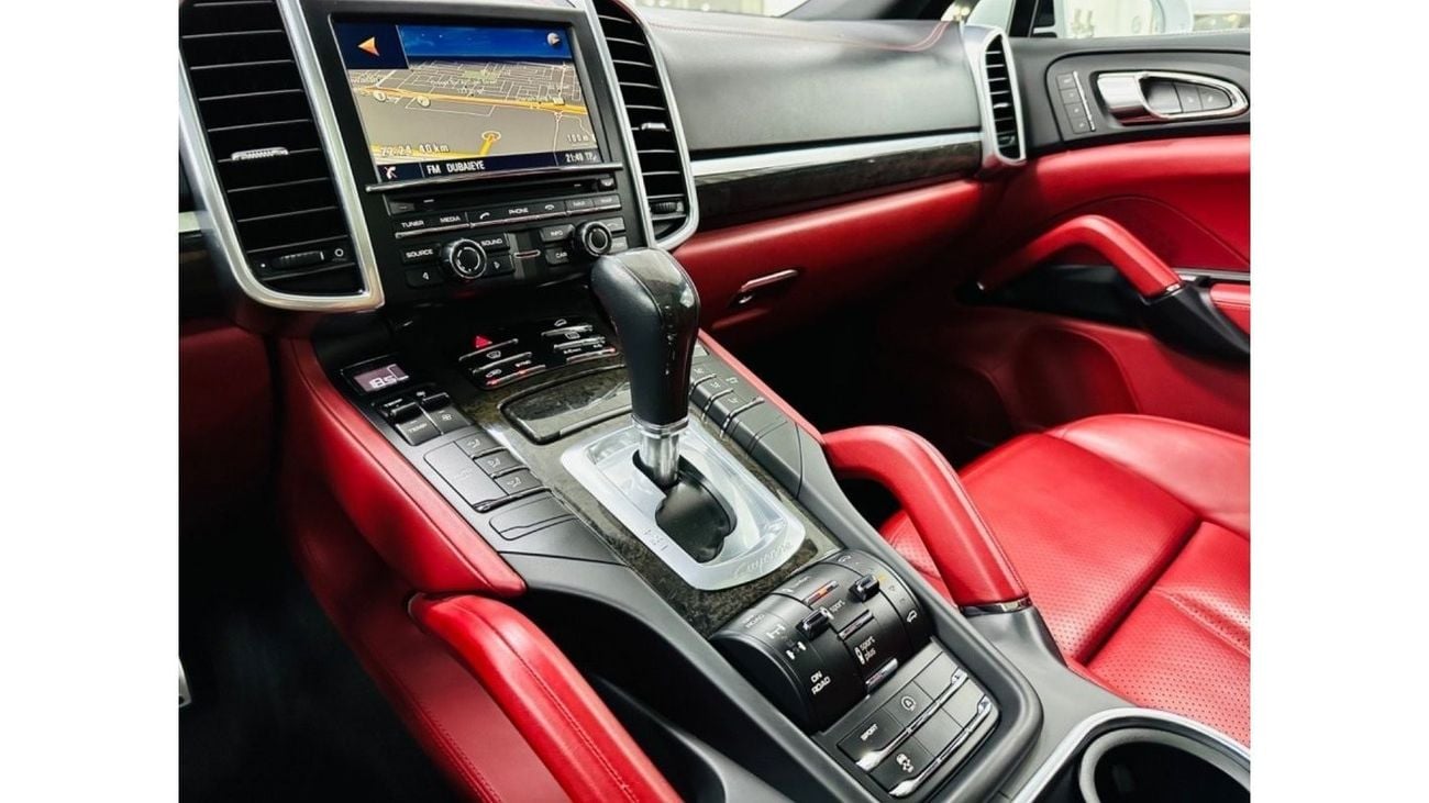 Porsche Cayenne GCC .. FSH .. Warranty … Original Paint .. Top Range