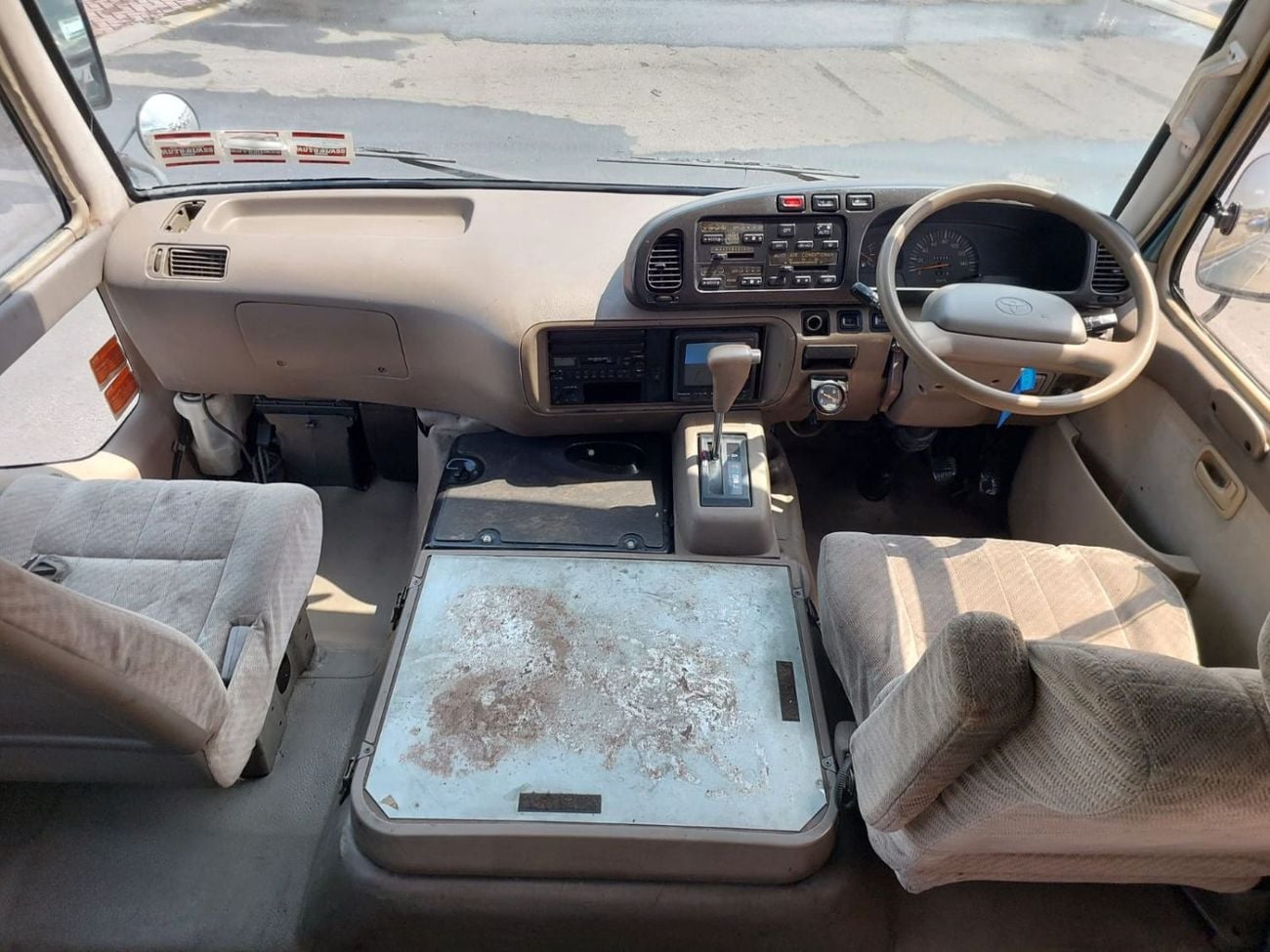 تويوتا كوستر (RAMADAN OFFER) TOYOTA COASTER BUS RHD 1996 MODEL 4.2 L DIESEL AUTOMATIC(PM01351)