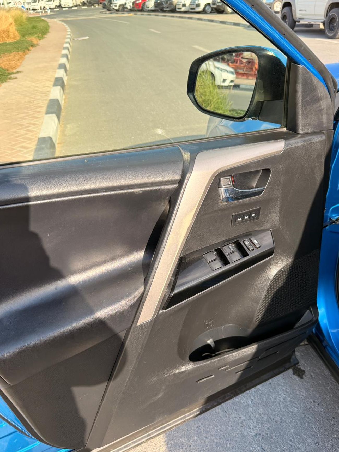 تويوتا راف ٤ Limited 2.5L 360 camera, sunroof Full option