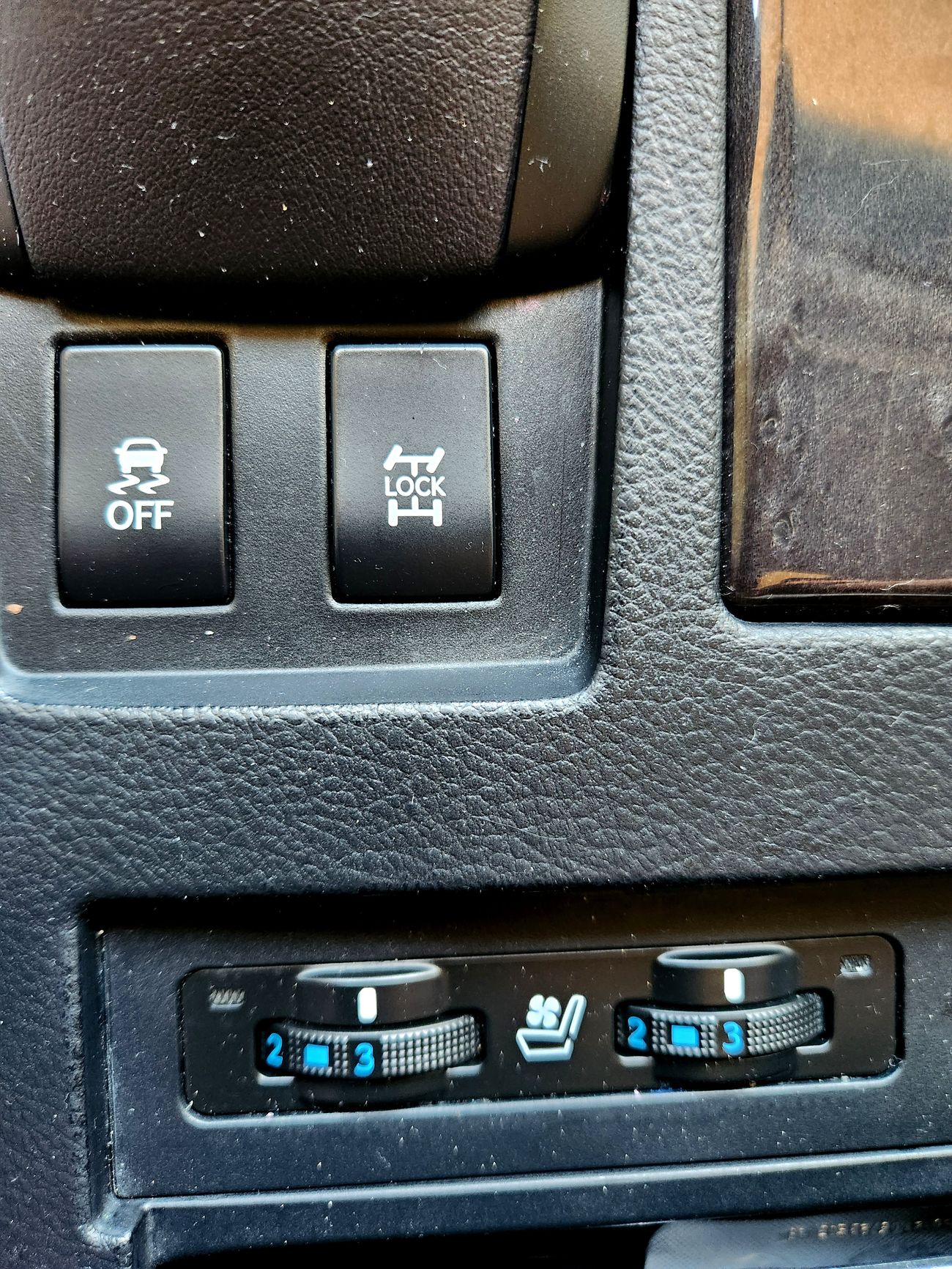 Lexus RX350 Platinum (AWD) AED20k Full Major Service with Receipts