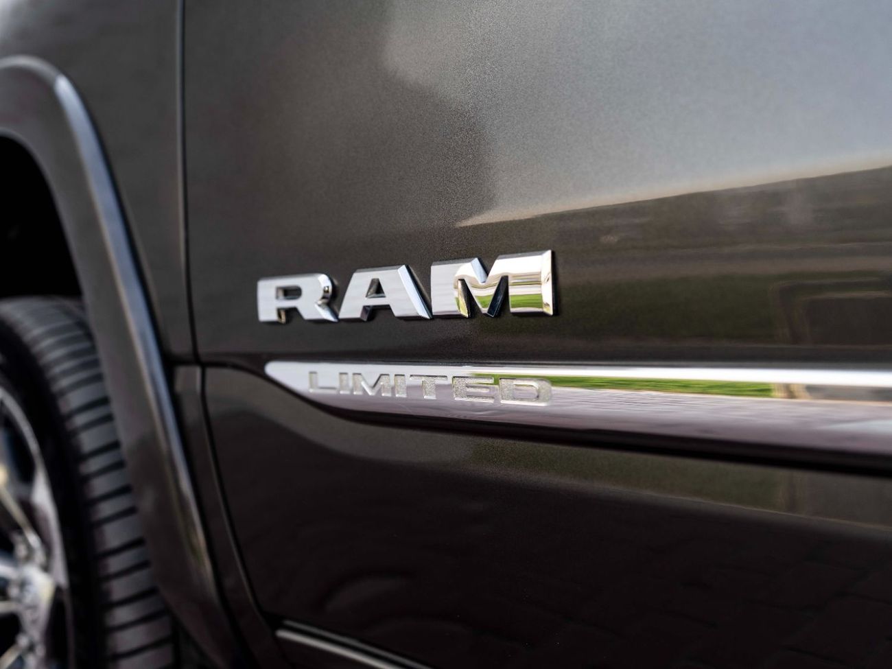 RAM 1500 Limited 5.7L (5 Seater)
