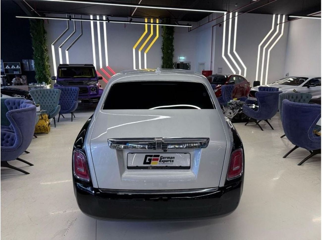 رولز رويس فانتوم EWB 6.8L 2022 Rolls-Royce Phantom EWB-Mint Condition-Warranty and Service contracts available