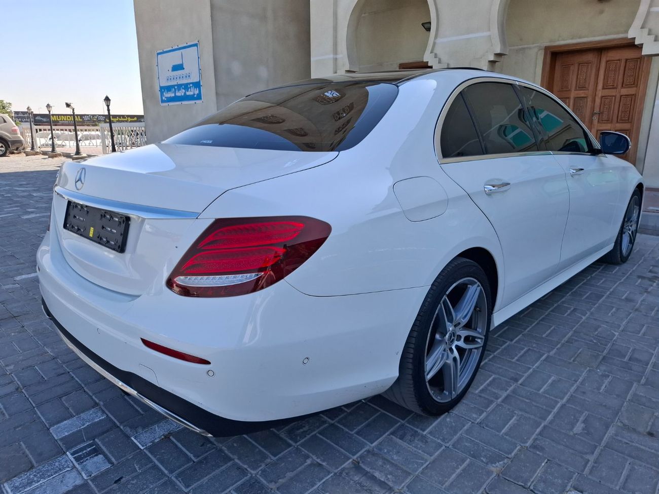 Mercedes-Benz E300 Mercedes-Benz E300 2018 full option