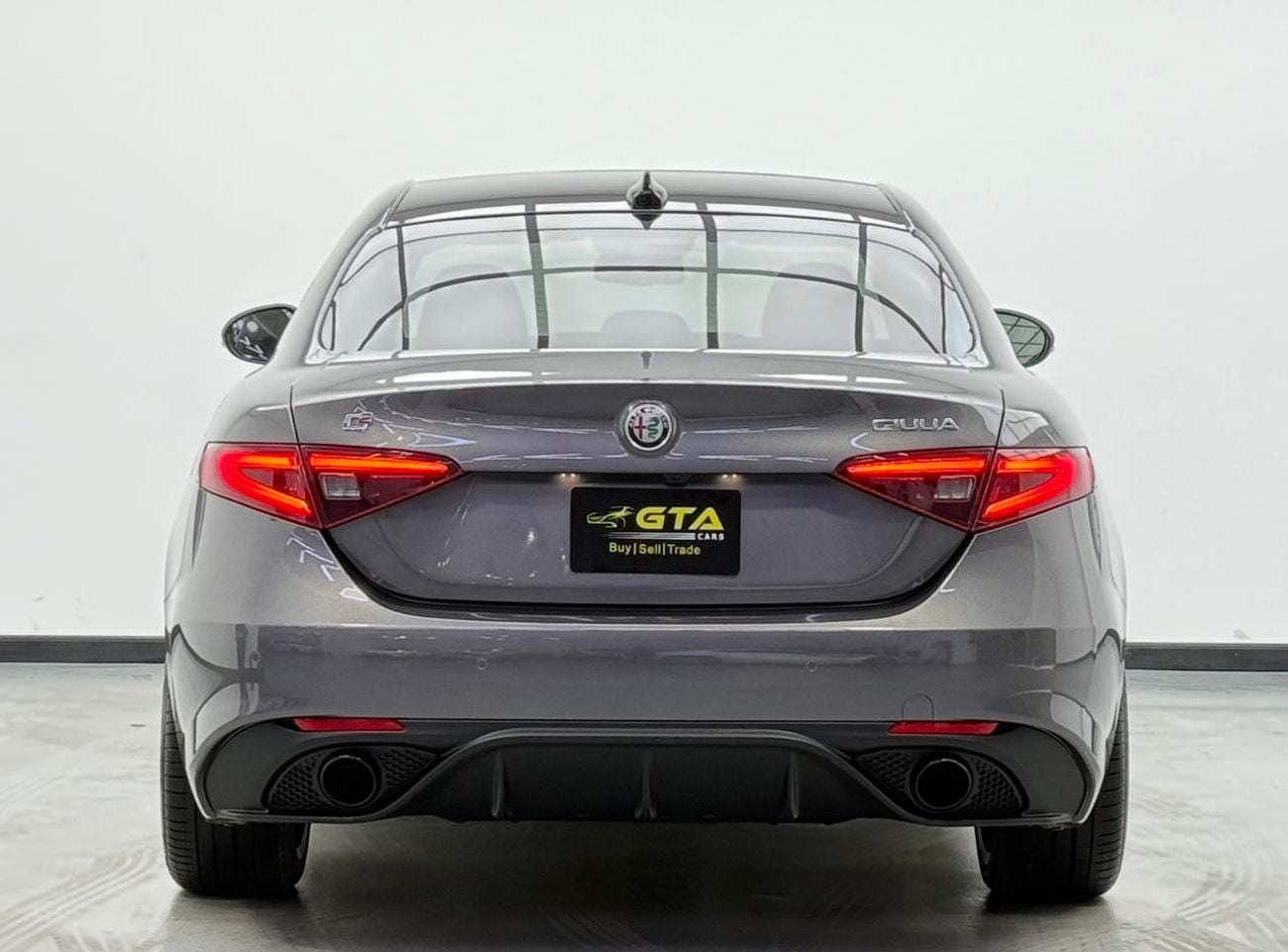 ألفا روميو جوليا 2023 Alfa Romeo Giulia Veloce Q2, 2027 Alfa Romeo Warranty + Service Pack, Very Low Km, GCC