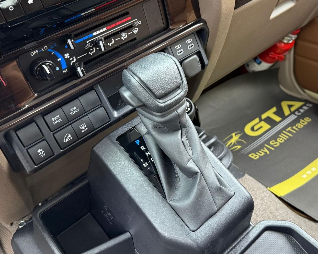 تويوتا لاند كروزر 70 2025 Toyota Land Cruiser 71 40th Anniversary LX V6 Rare, 3Y Agency Warranty, FSH, GCC