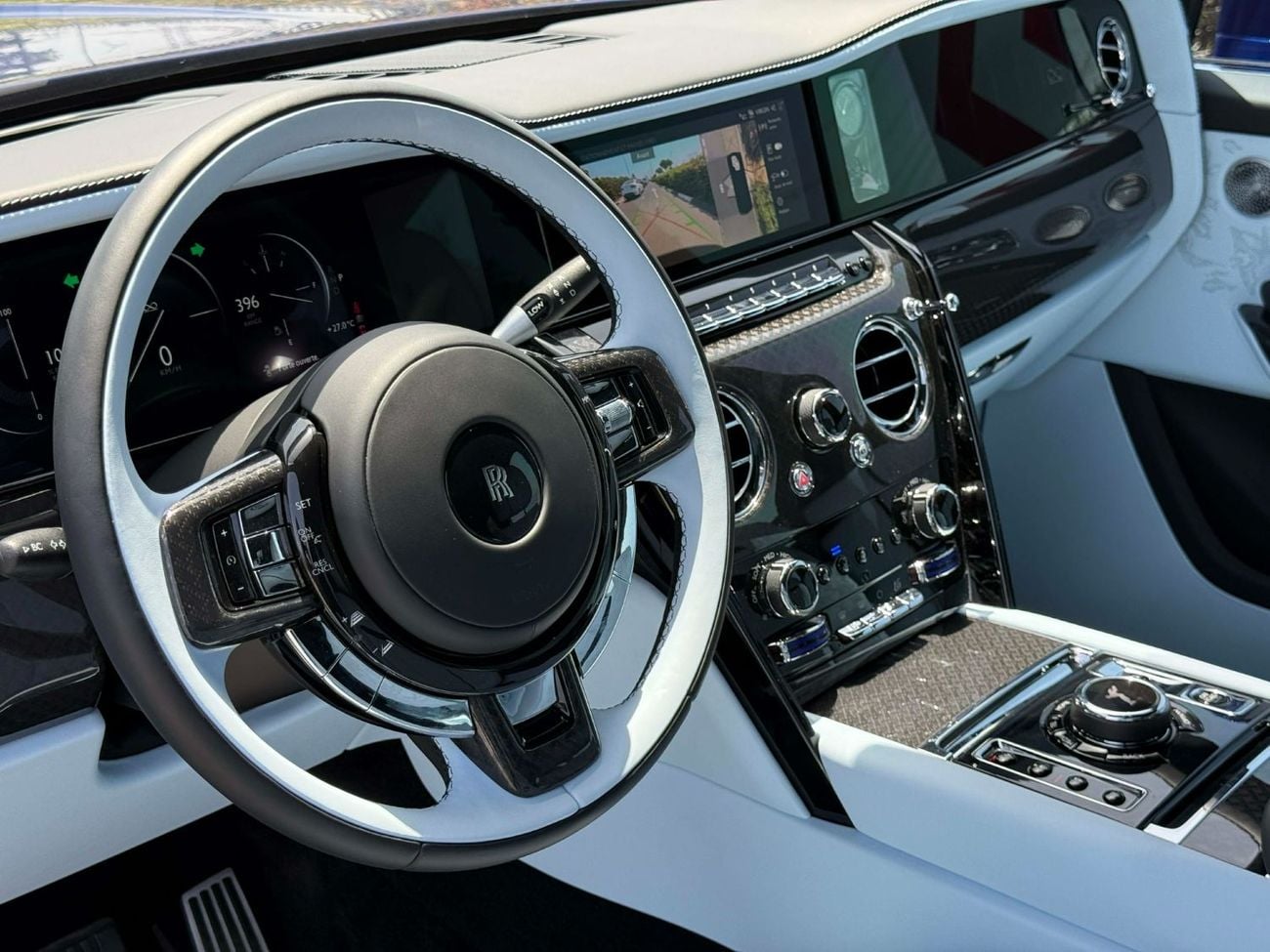 رولز رويس كولينان GCC SPEC NEAT AND CLEAN LESS KILOMETER