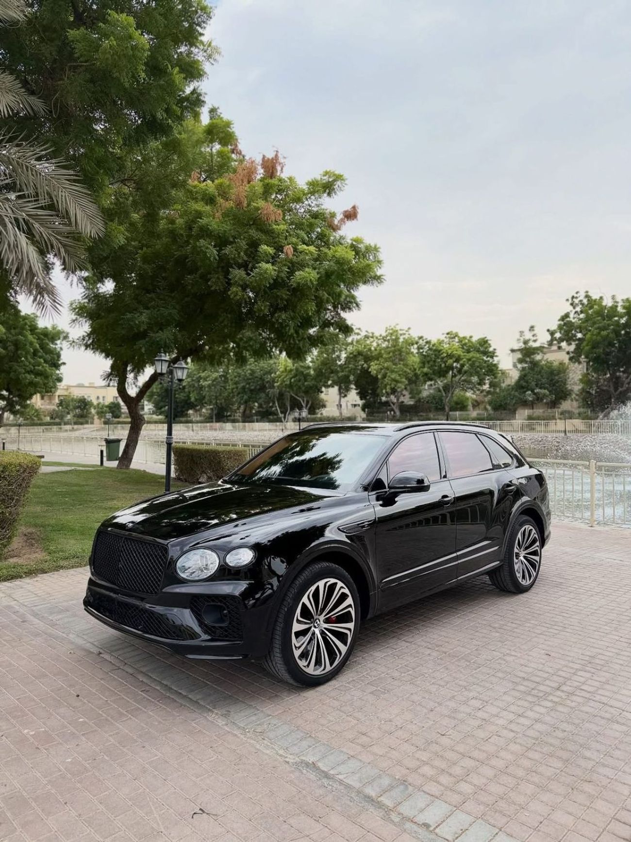 Bentley Bentayga Bentley Bentayga V8 Gcc specs from Habtoor Done