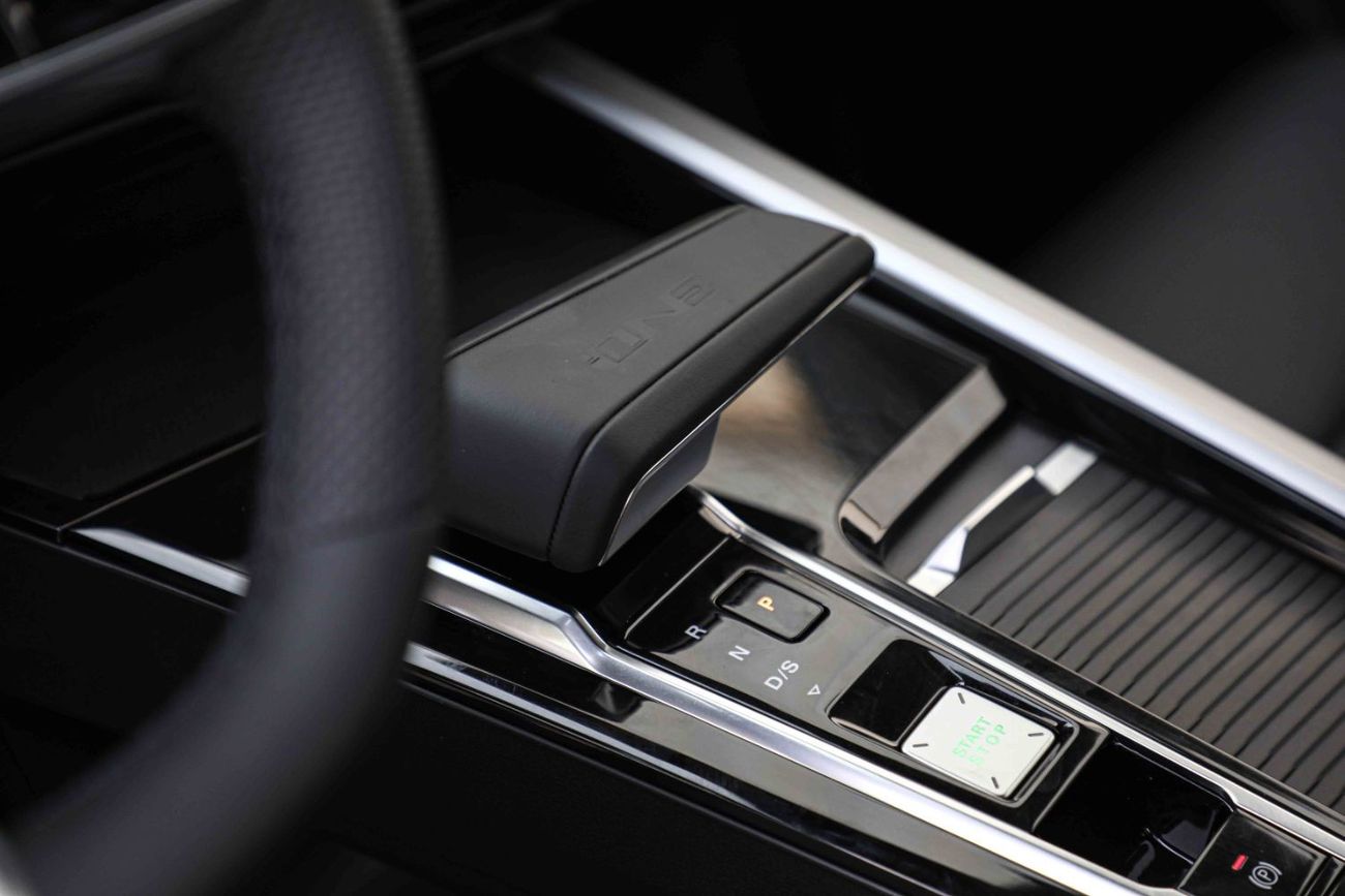 أم جي 1 2024 MG1 1.5 CVT LUXURY - رمادي أسود مزدوج طن من الداخل Black teche | تصدير فقط