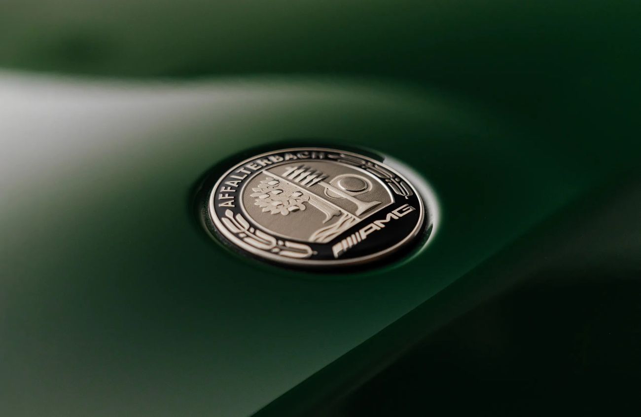 Mercedes-Benz G 63 AMG 4.0L V8 Twin-Turbocharged Engine + eMotor