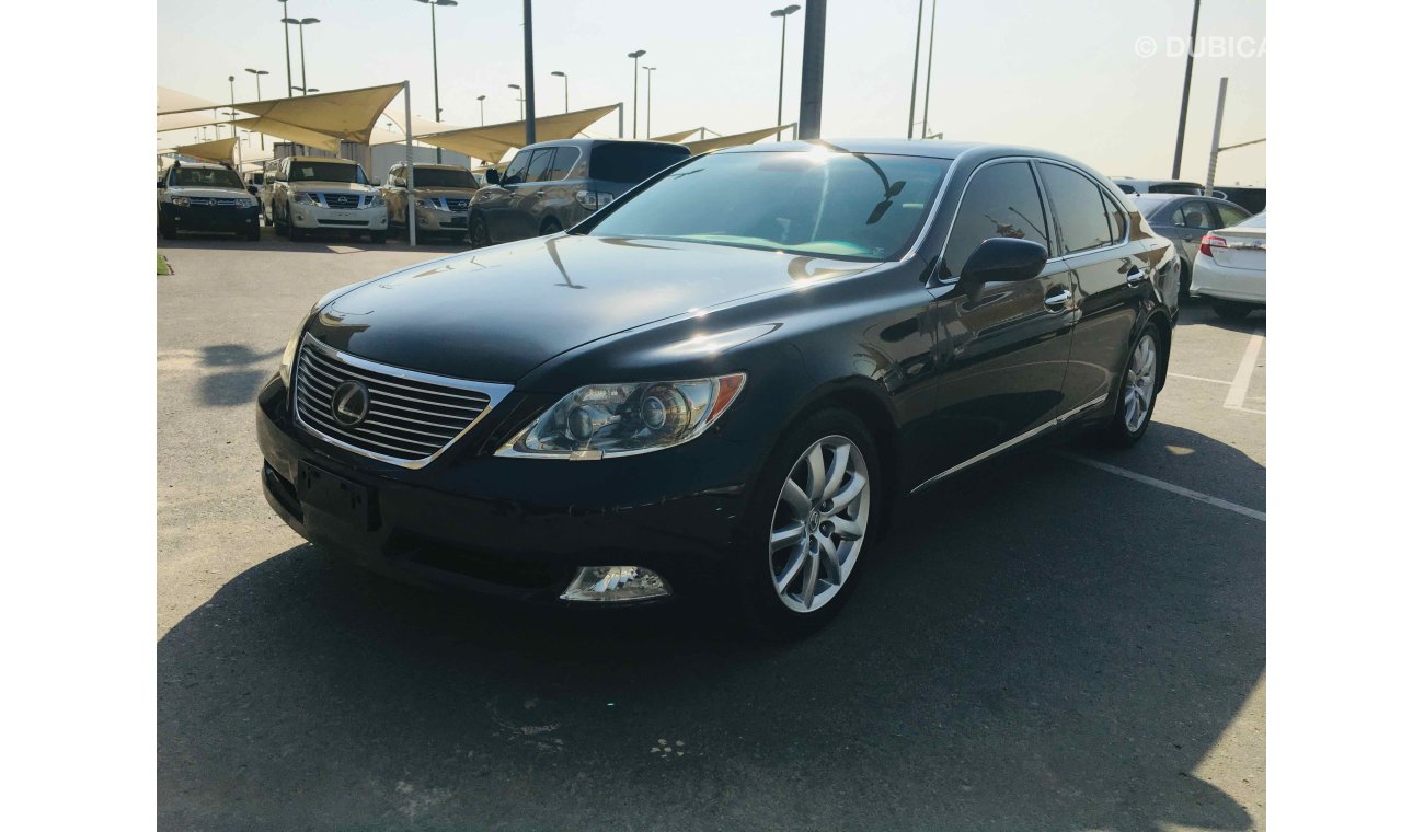 Lexus LS460 سياره نظيفه جدا بدون حوادث بحاله ممتاذه