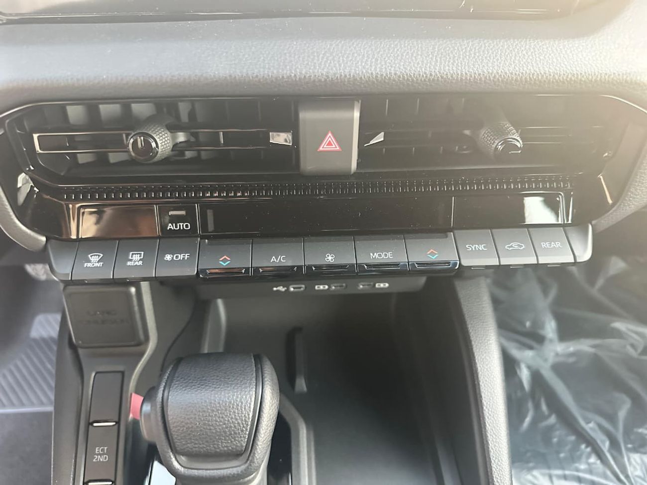 Toyota Prado 2.4L PETROL AUTOMATIC TRANSMISSION ( ONLY FOR RE-EXPORT )