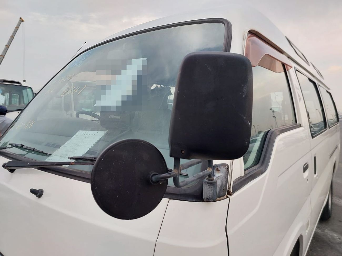 Nissan Caravan NISSAN CARAVAN VAN RHD 2000 MODEL 3.1 L DIESEL AUTOMATIC(PM010502)