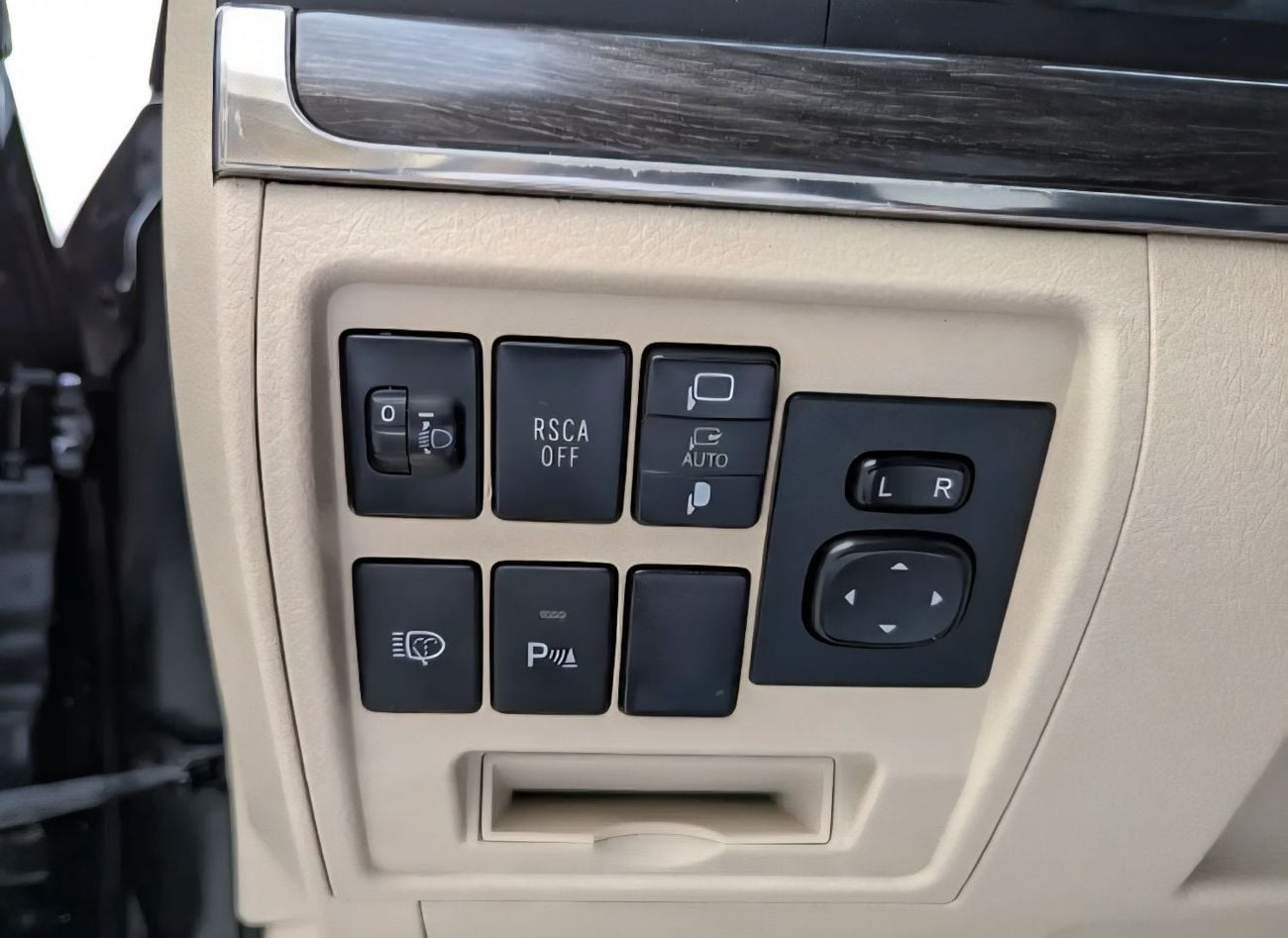 تويوتا لاند كروزر VXR LHD 4.5L 1VD-FTV V8 Diesel Engine Automatic Gear 4WD 7 Seats 5 Doors