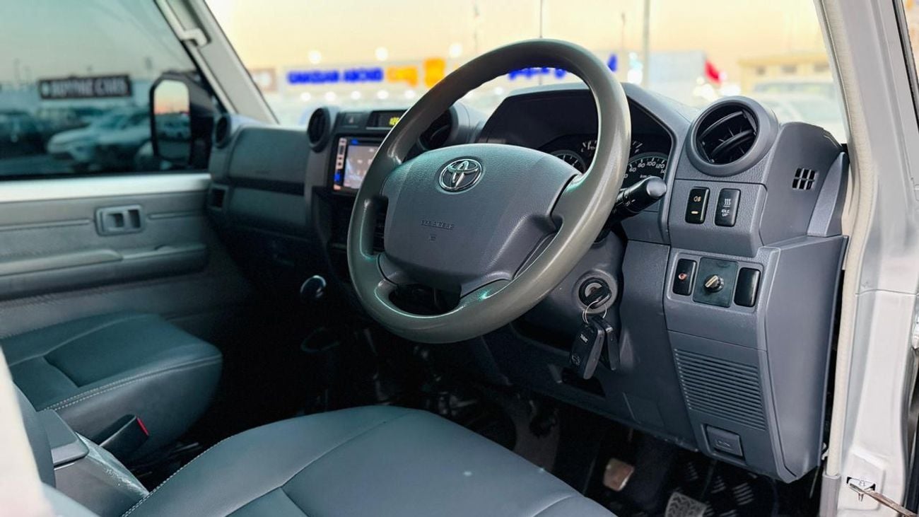 تويوتا لاند كروزر بيك آب -