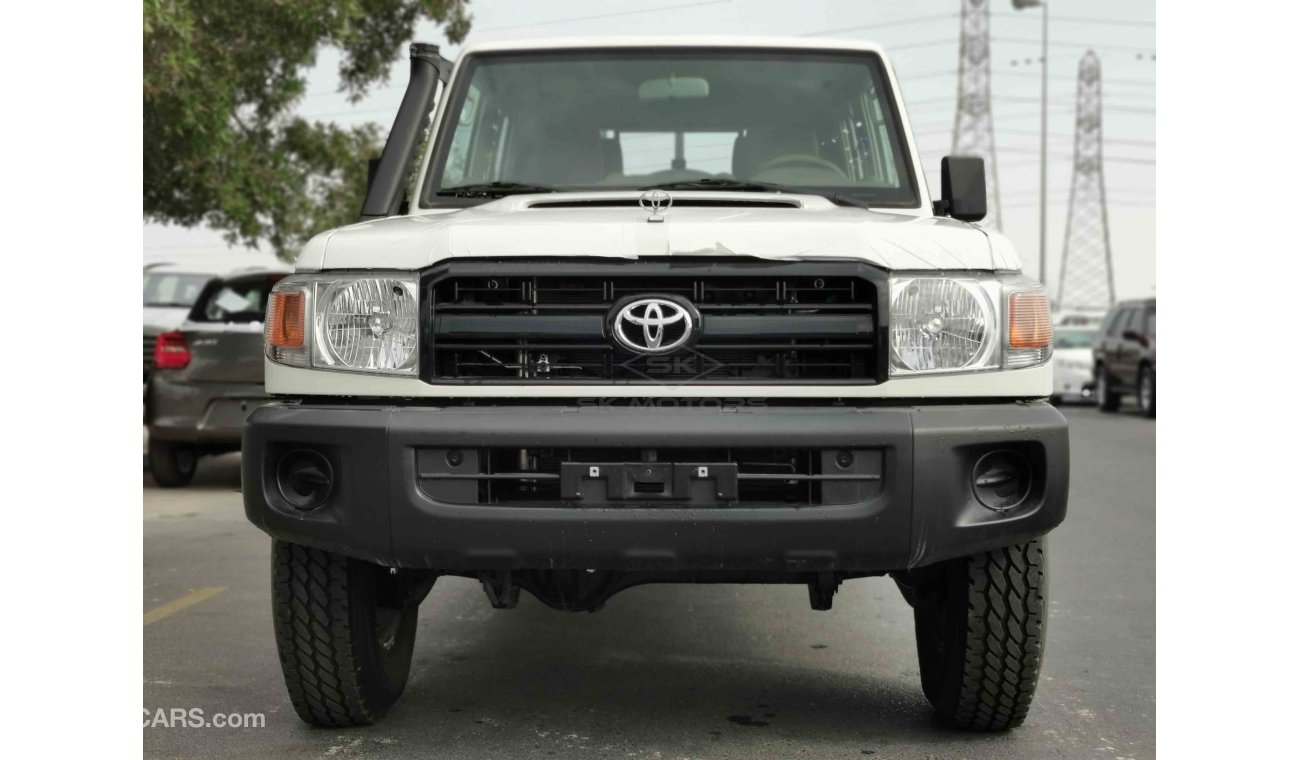 تويوتا لاند كروزر بيك آب 4.5L V8 Diesel, 16" Tyre, Front Window Defrost Control, Dual Airbags, Fabric Seats (CODE # LCDC03)