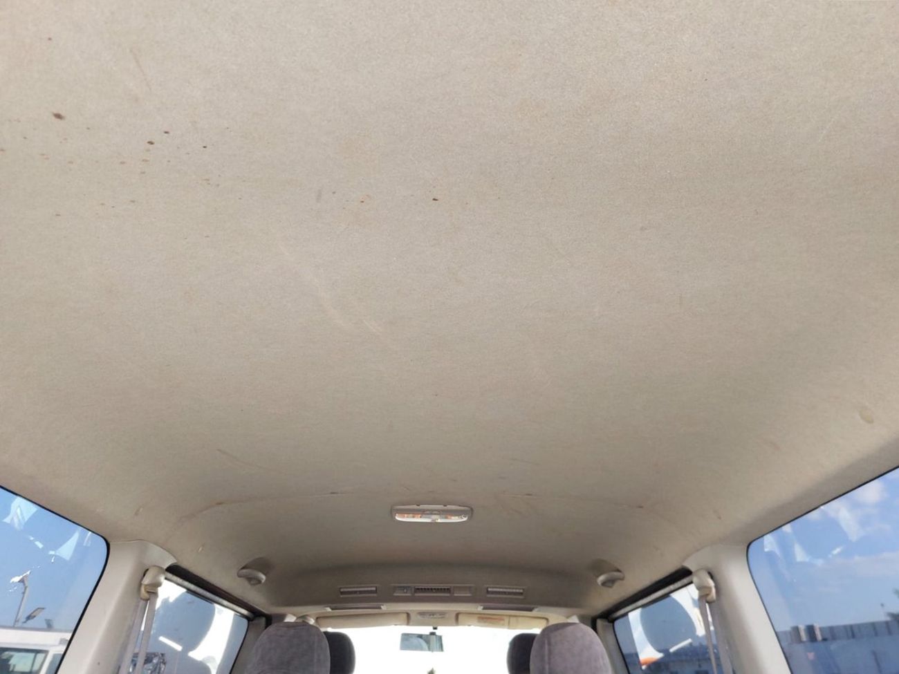 Toyota Hiace TOYOTA HIACE VAN RHD 2005 MODEL 2.0 L PETROL AUTOMATIC(PM19959)