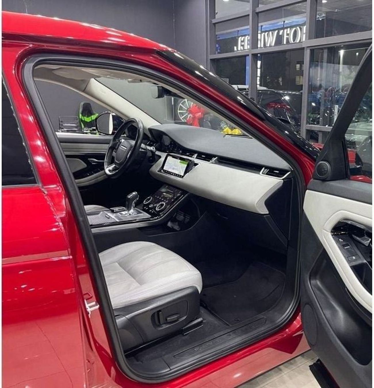 لاند روفر رانج روفر إيفوك Dynamic SE P250 2.0L