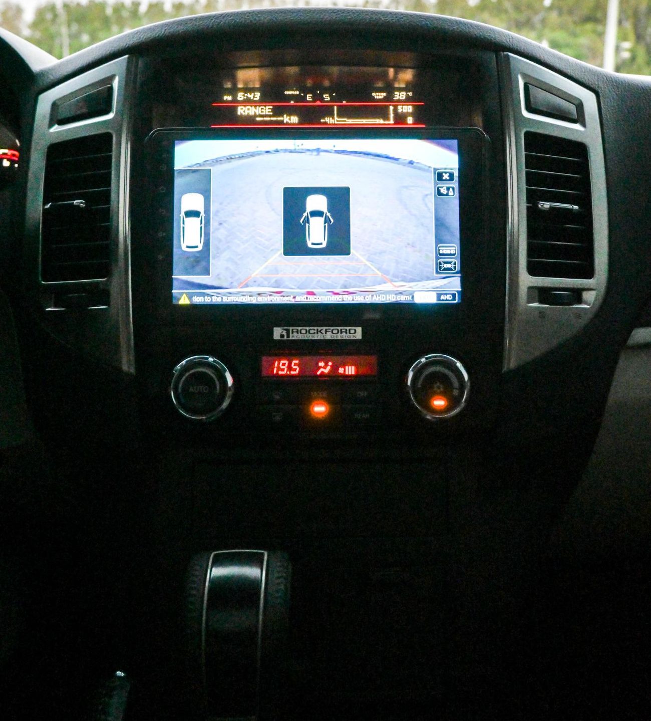 Mitsubishi Pajero MITSUBISHI PAJERO 2016 GLS Mid 3.0L (177 HP)GCC IN EXCELLENT CONDITION