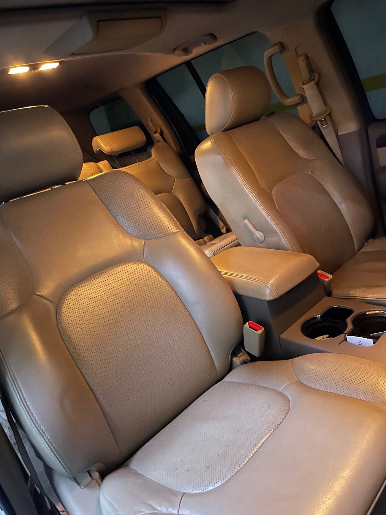 Nissan Pathfinder LE