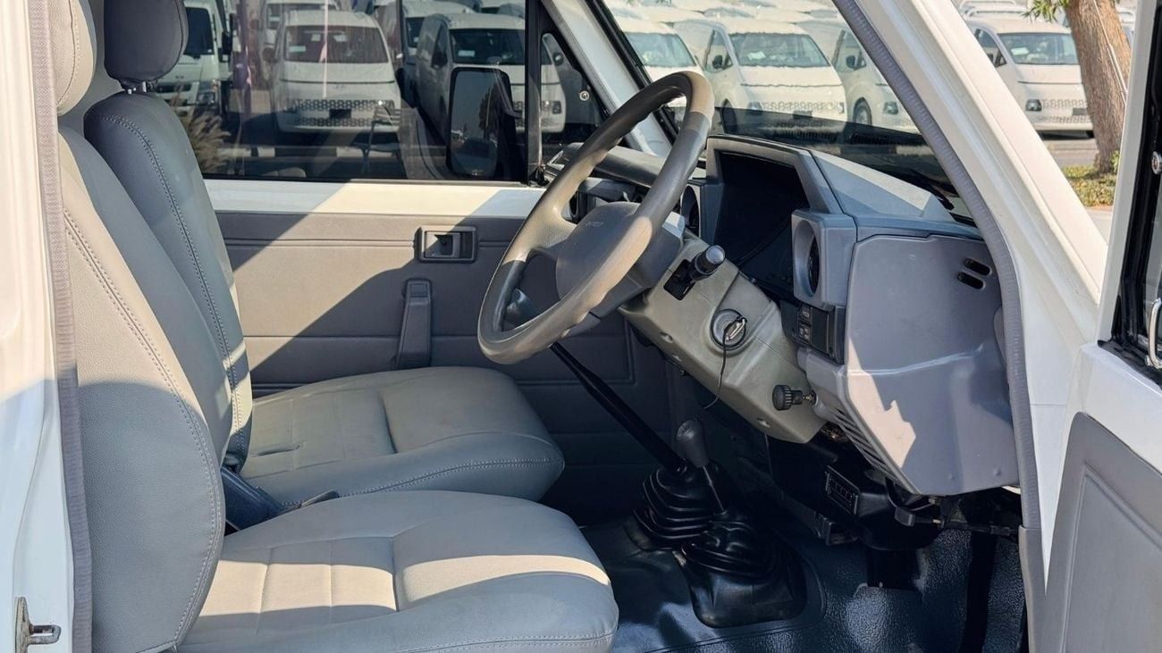 Toyota Land Cruiser 70 GOOD CONDITION | BULL BAR WITH LED LIGHTS | RHD | 1998 | 4.2L DIESEL ENGINE | MANUAL TRANSMISSION |