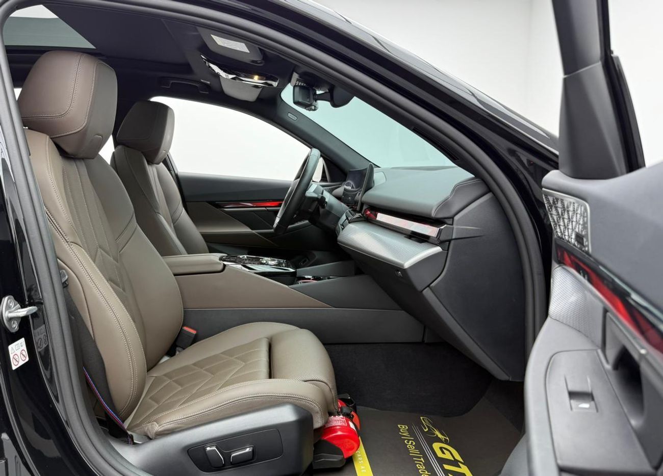 BMW i5 2024 BMW i5 eDrive40 M Sport Pro,Arabian Gulf Warranty ,Full Service History ,Excellent Condition ,