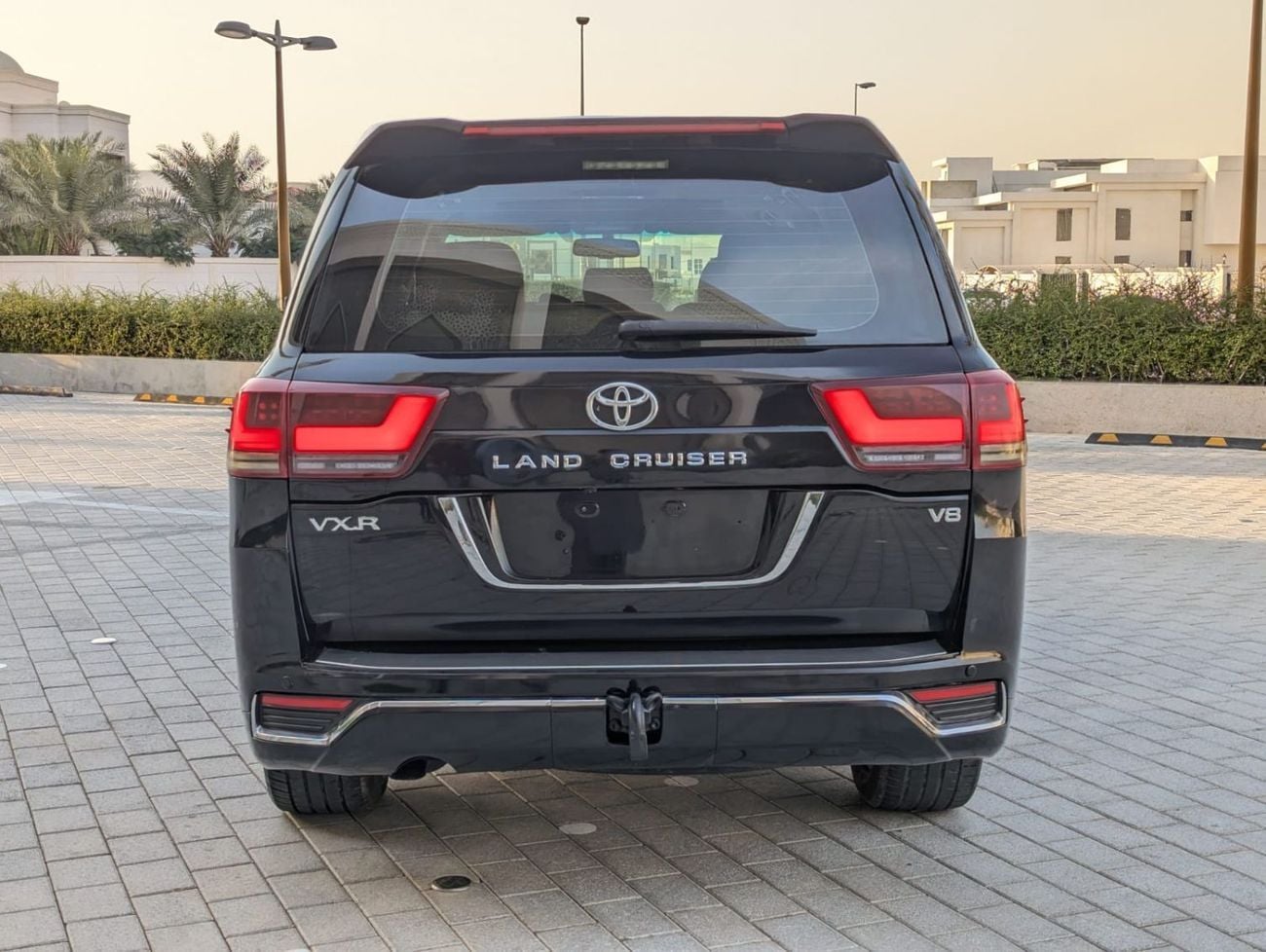 تويوتا لاند كروزر VXR TOP