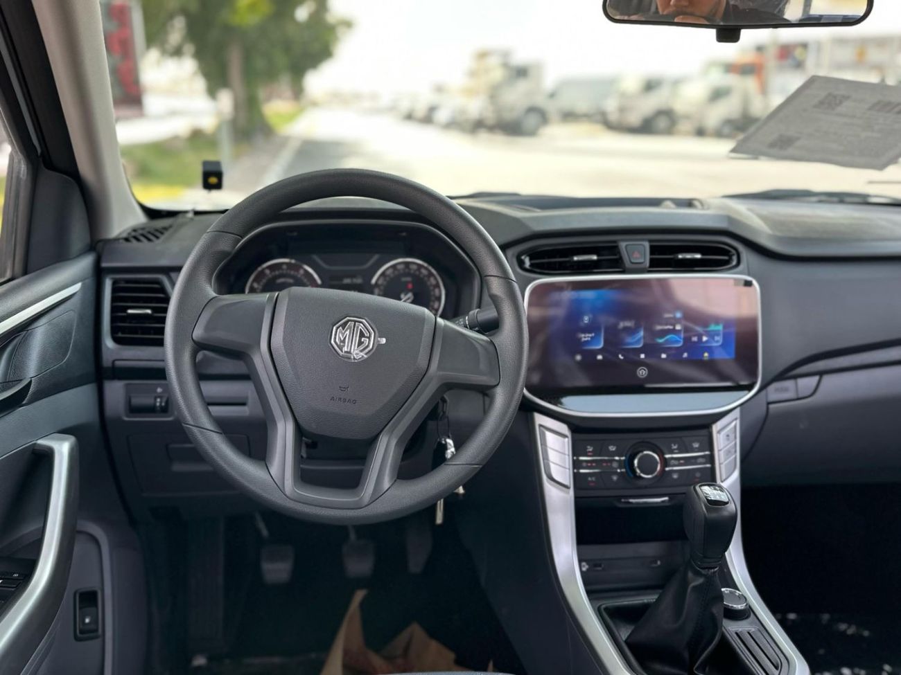 MG T60 2.4L PETROL D/C M/T 4WD
