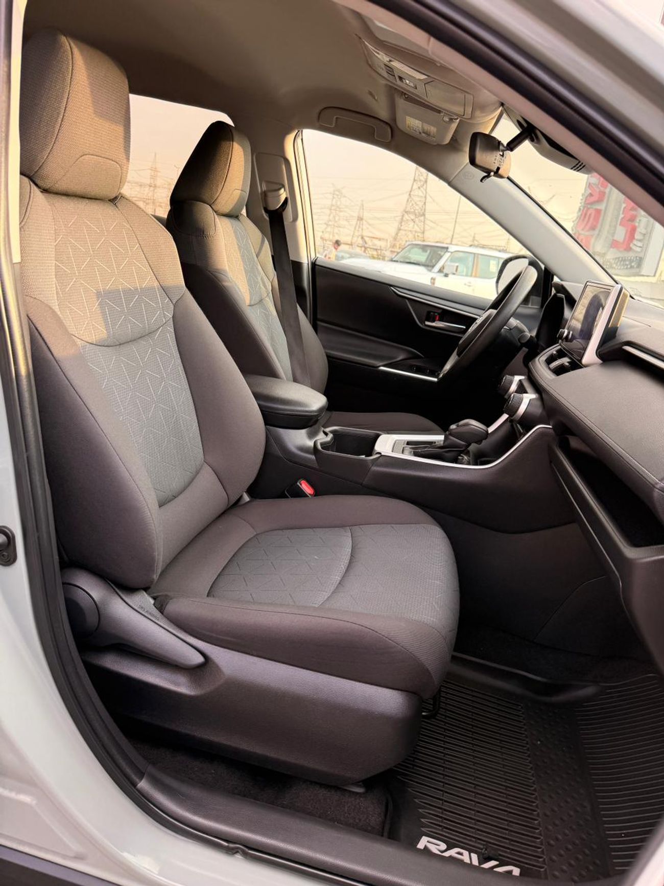 Toyota RAV4 XLE 2.5L AWD 2023