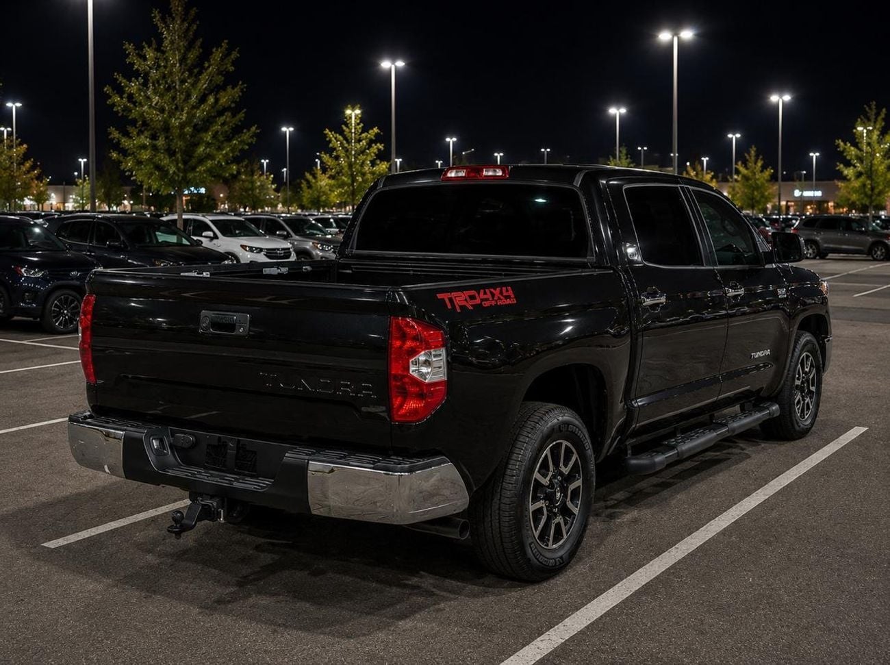 Toyota Tundra LIMITED (NON GCC) Toyota Tundra model 2019 fuel petrol cylinder 8 transmission automatic gear
