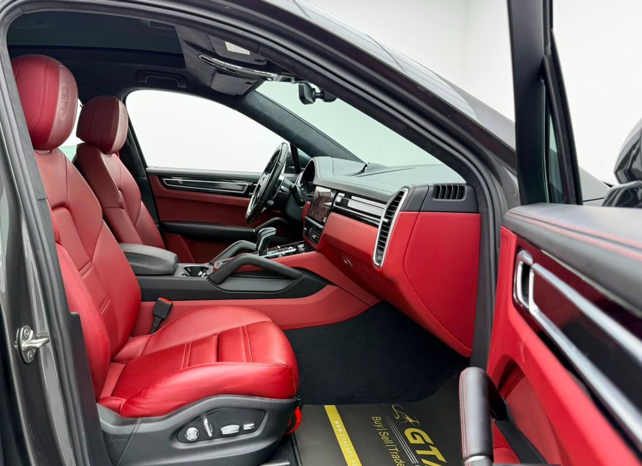 Porsche Cayenne GTS 2021 Porsche Cayenne GTS, Porsche Warranty+Full Service History, GCC