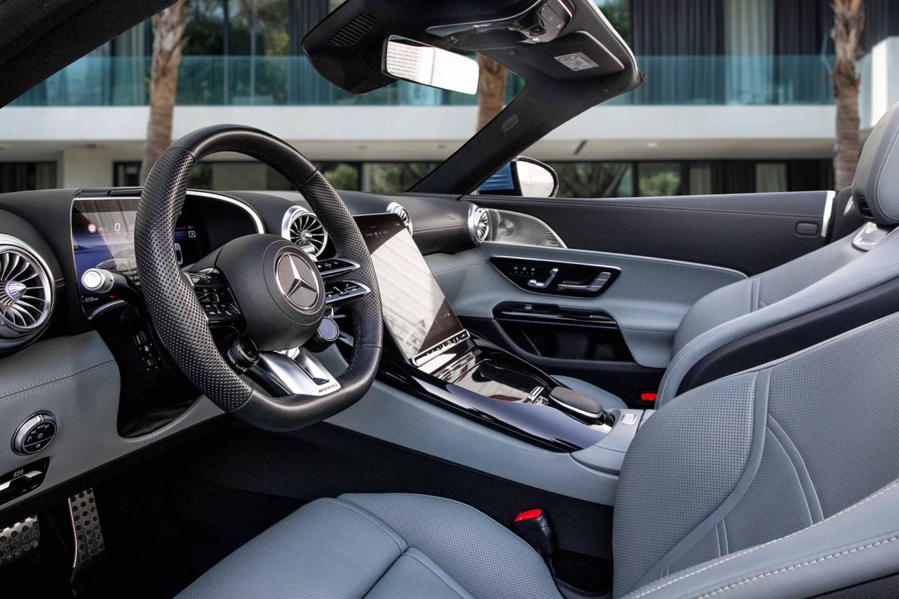 Mercedes Benz SL43 AMG SL 43 | 5,875 P.M | 0% Downpayment | Pristine Condition