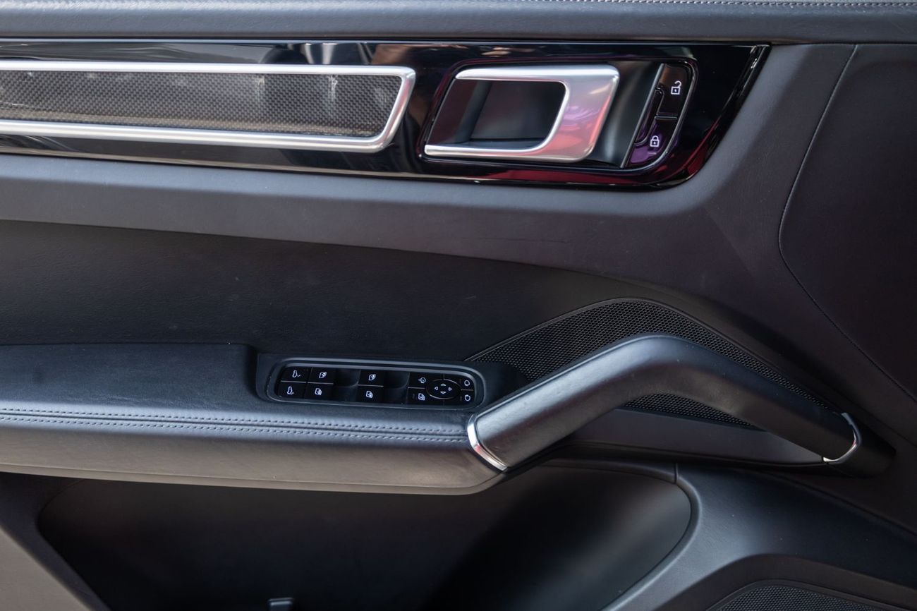 Porsche Cayenne GTS 4.0L (460 HP)