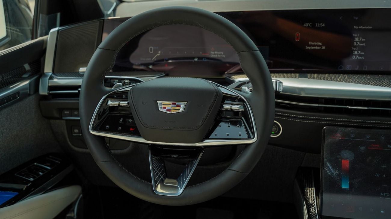 كاديلاك إسكالاد V SERIES Cadillac Escalade-V | 2026 | GCC Specs | Petrol | 6.2L Supercharged V8 | 682 HP | AWD