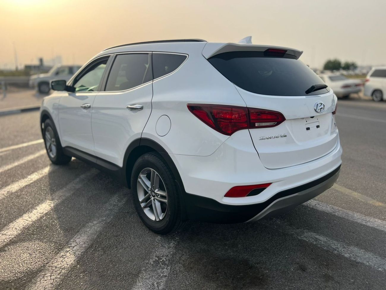 هيونداي سانتا في 2018 Hyundai Santa Fe Sport 2.4L - V4 - REAR CAM - BIG SCREEN - PUSH START - AUTO TRUNK -