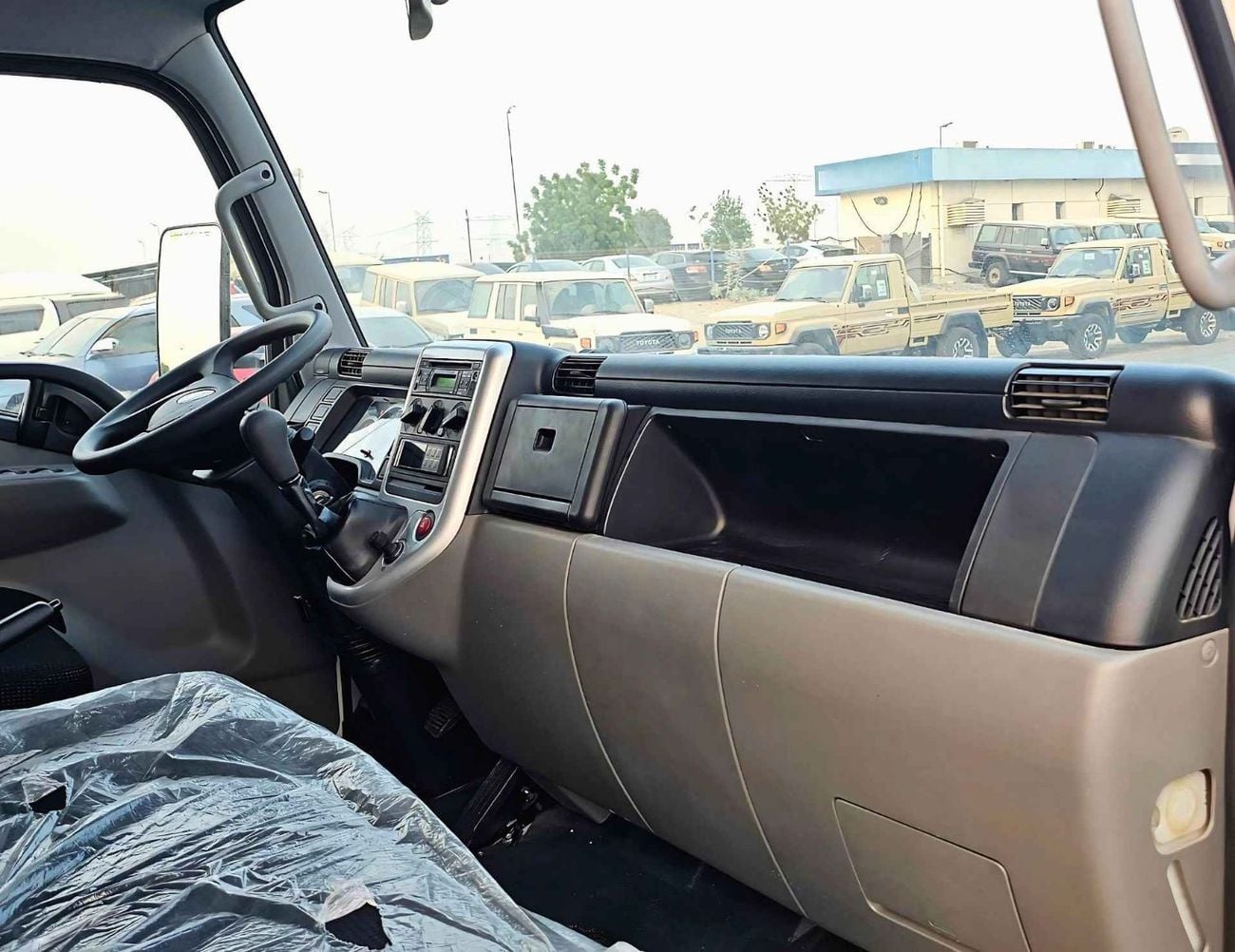 ميتسوبيشي فوسو كانتير FREEZER BOX SINGLE CABIN || 4.2L DIESEL M/T | (CODE # CANF)