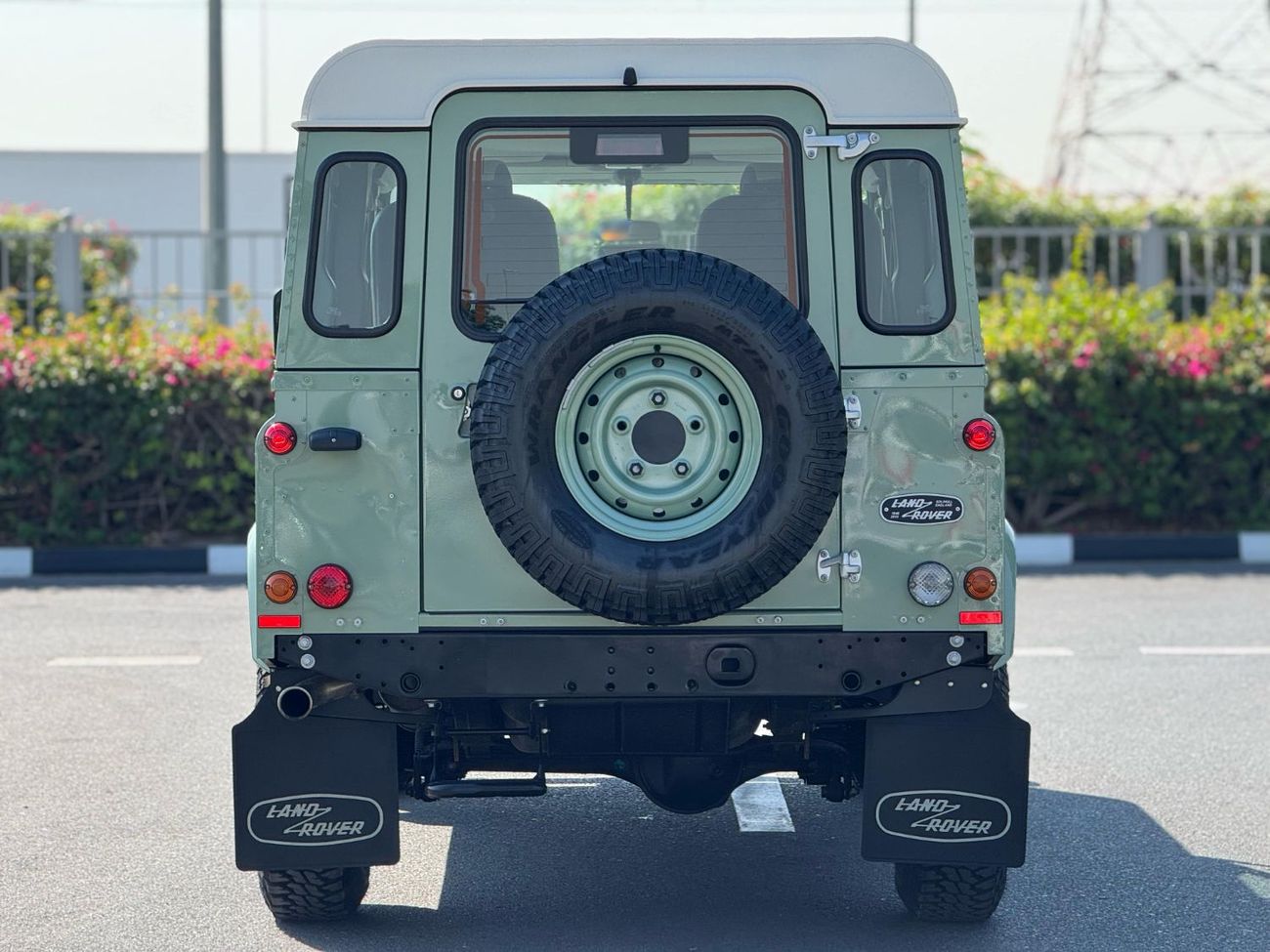 Land Rover Defender GERMAN SPEC LESS KILOMETER