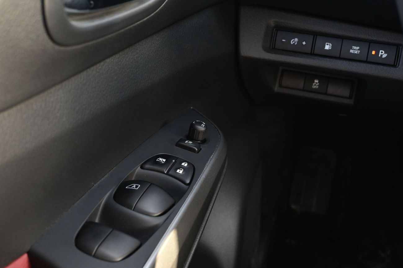 Nissan XTerra Platinum 2.5L 4WD Nissan X-Terra 2.5L Petrol, 4WD Model 2024 Color White