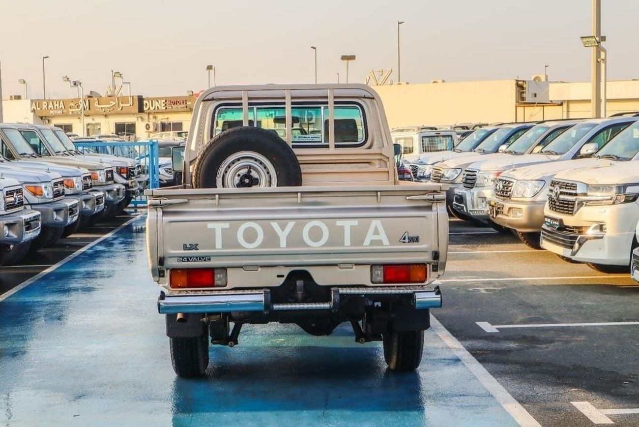 Toyota Land Cruiser Pick Up SC 4.0L toyota land cruiser single cab 2006 model