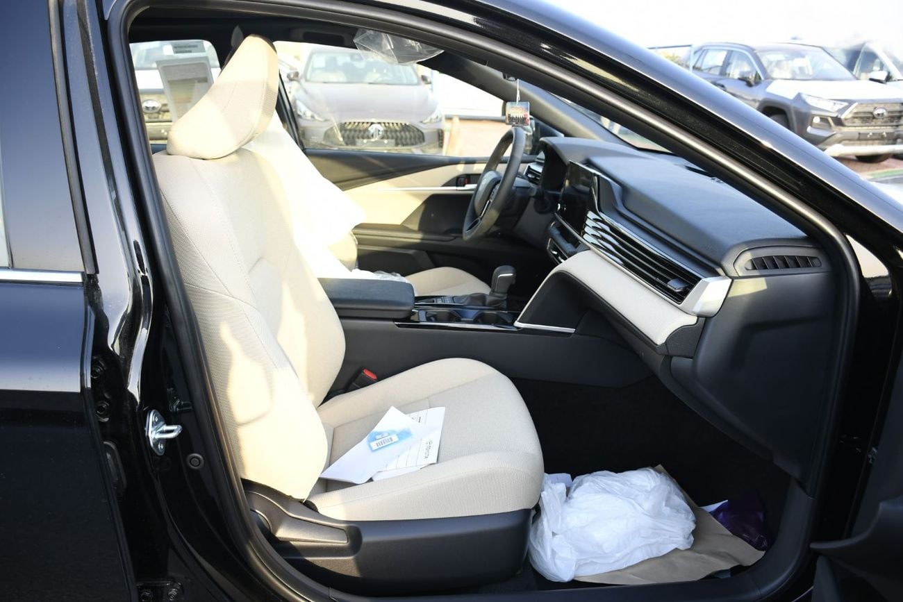 Toyota Camry 2026 Toyota Camry 2.5L LE HEV GCC !  Saudi Spec ! ( Ready Stock )