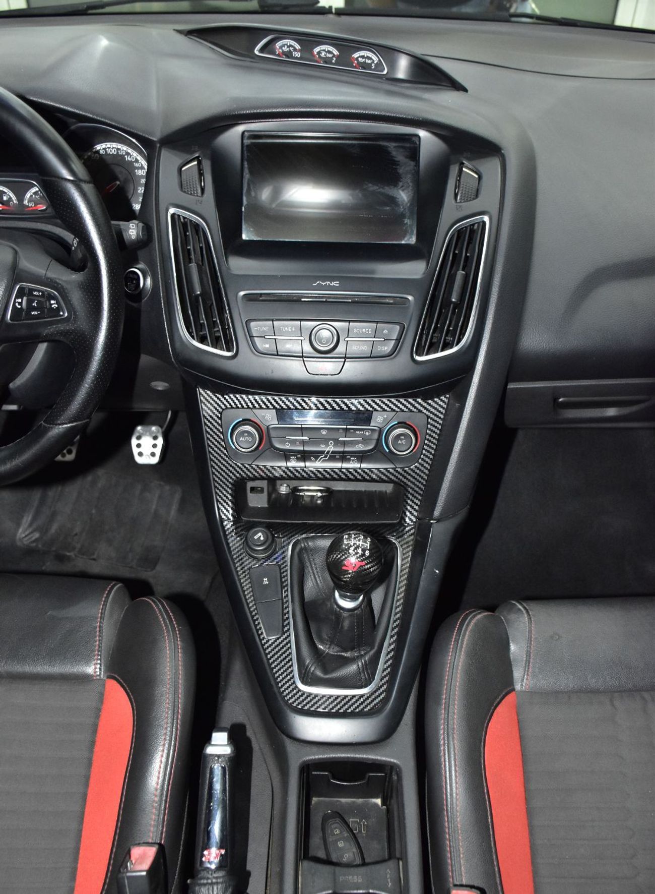 فورد فوكاس EXCELLENT DEAL for our Ford Focus ST ( 2017 Model ) in White Color GCC Specs