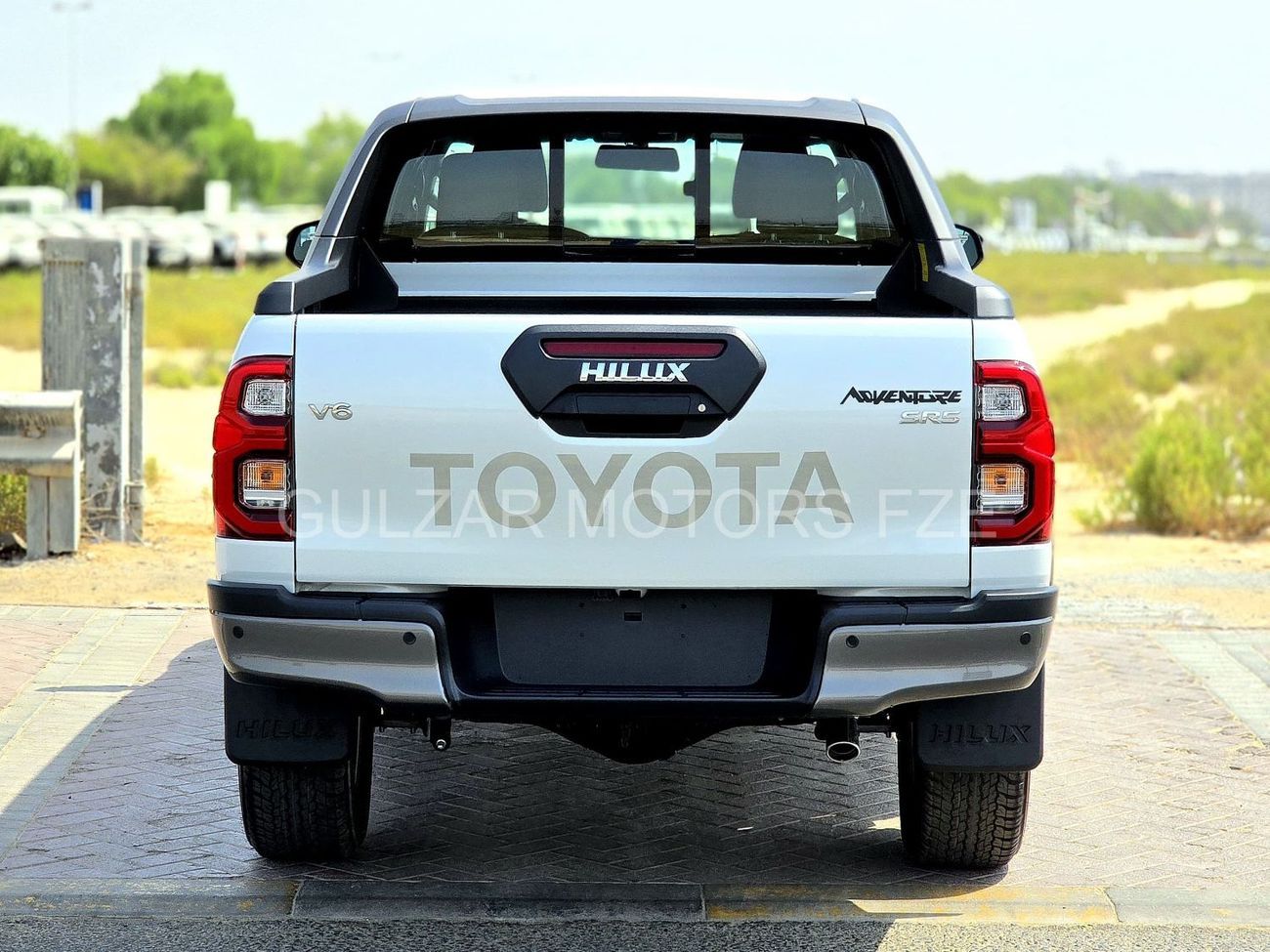 تويوتا هيلوكس HILUX ADVENTURE PETROL 4.0L - FULL WITH COMPRESSOR - WHITE INSIDE BLACK - OMANI