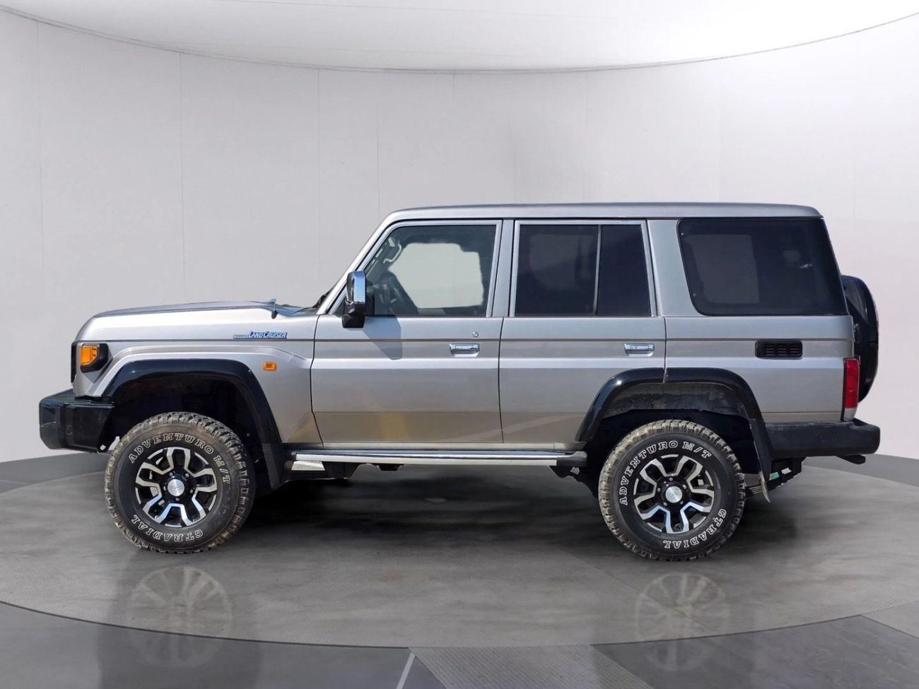 تويوتا لاند كروزر 70 Std 4.5L 4WD