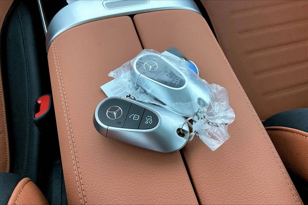 مرسيدس بنز C 200 Premium + (AMG Line) | سنة ضمان مجانية | خالية من أضرار الفيضانات