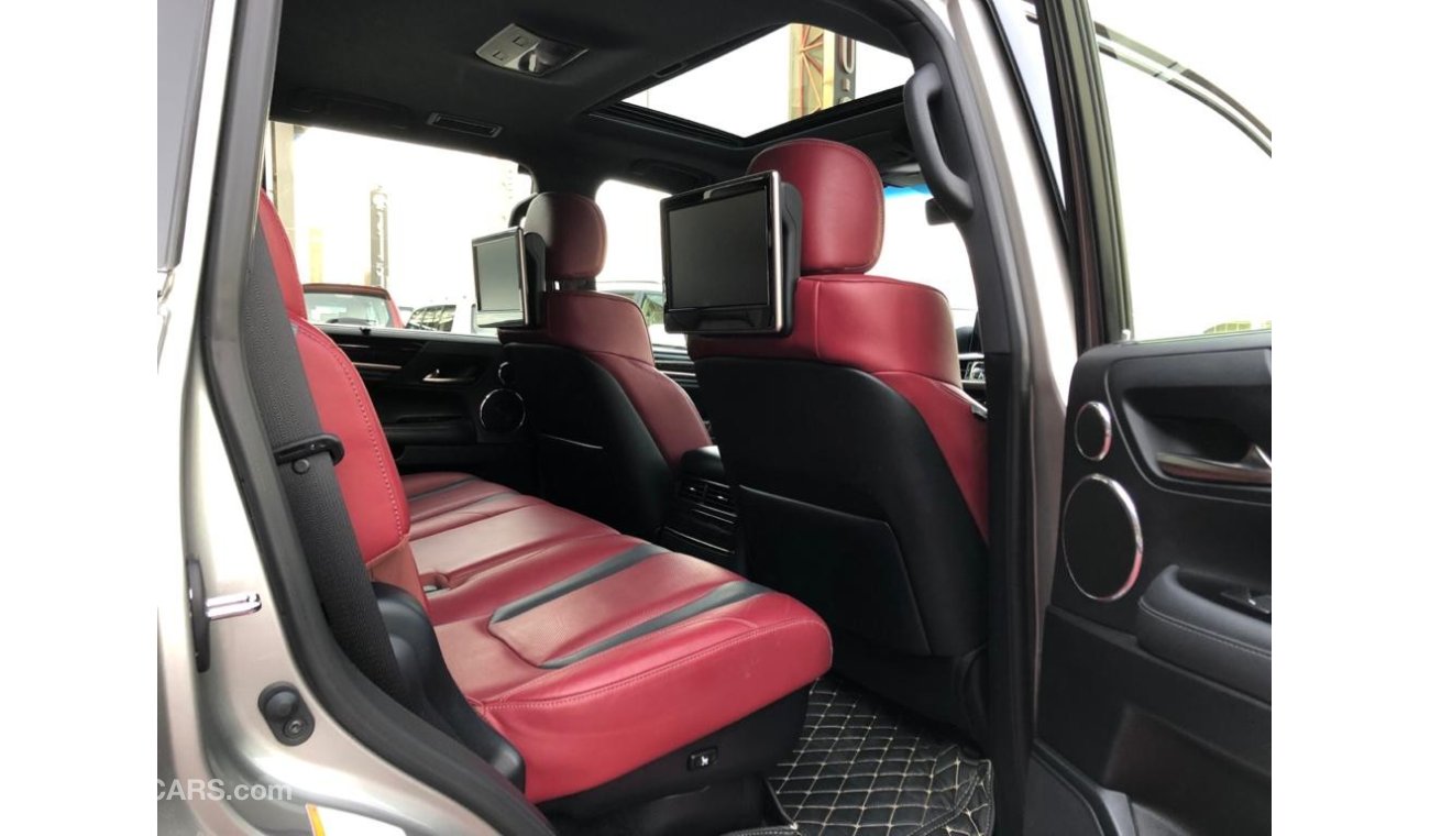 Lexus LX570 SIGNATURE FULLY LOADED 2018 GCC SINGLE OWNER WITH FSH  LEXUS WARRANTY IN MINT CONDI