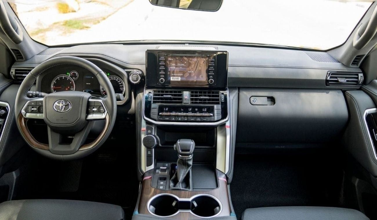 تويوتا لاند كروزر Toyota land cruiser lc300 GXR 4.0 PETROL AT 2025