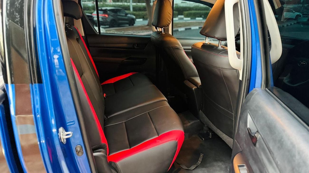 Toyota Hilux GR SPORTS BODY KIT INSTALLED | DOUBLE CABIN | MANUAL TRANSMISSION | 2.8L DIESEL | POWER SEATS | SPOR